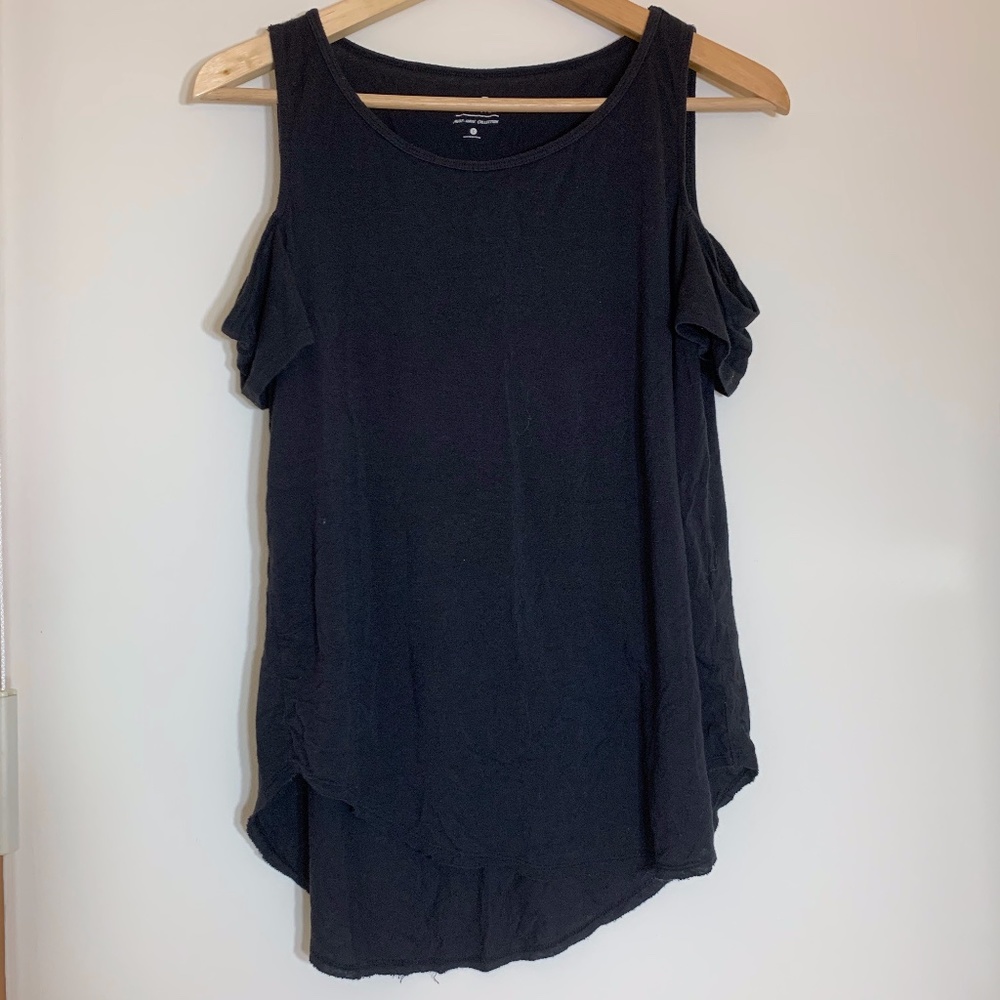 Hollister cold shoulder black short sleeves top